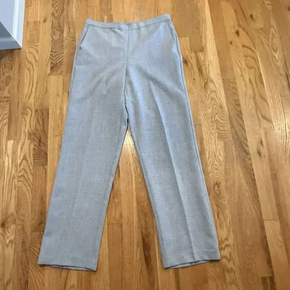 Alfred Dunner Pants - Alfred Dunner Women’s Pull On Elastic Waist Sz 10 Inseam 30” Gray Polyester